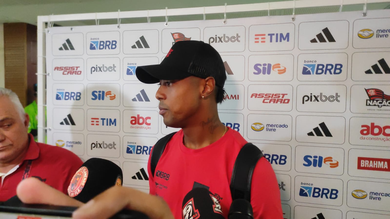 BRUNO HENRIQUE COMEMORA RETORNO E SE DECLARA AO FLAMENGO: ''MELHOR TIME DO BRASIL''